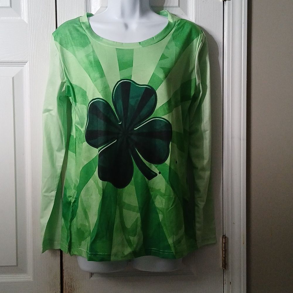 St Patrick;s  shamrock long sleeve shirt  Sz S NWOT